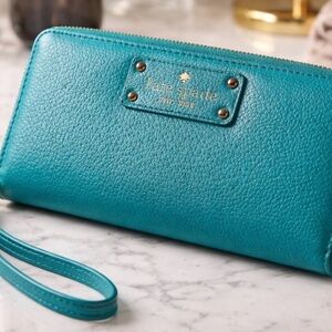 Kate Spade zip wallet guc